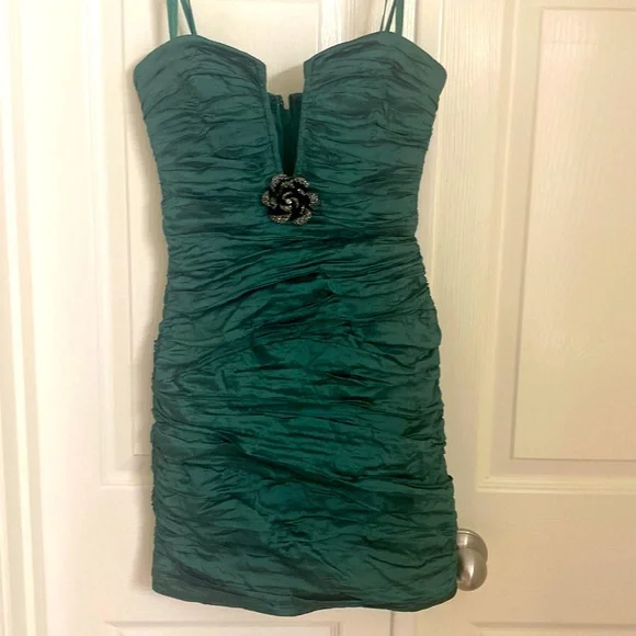 white christmas dresses Cute Green V Neck Lace Short Party Dress fg7472 – formalgowns main image 0